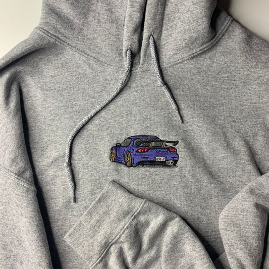 Pulover z avtomobilom